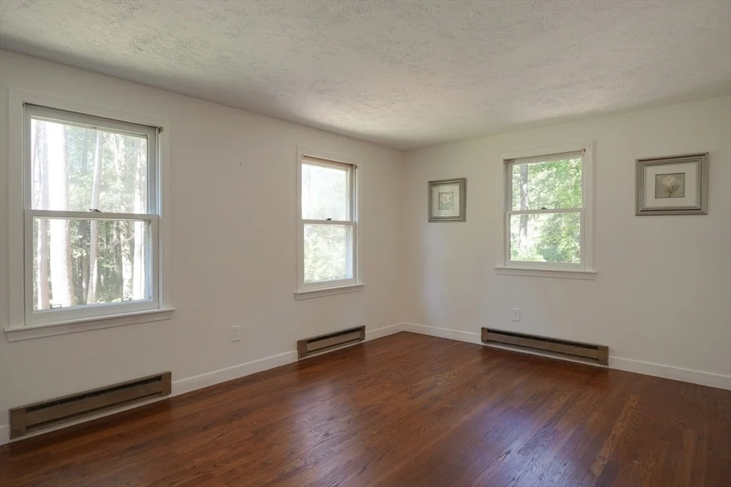 Photo of 560 Old Harvard
