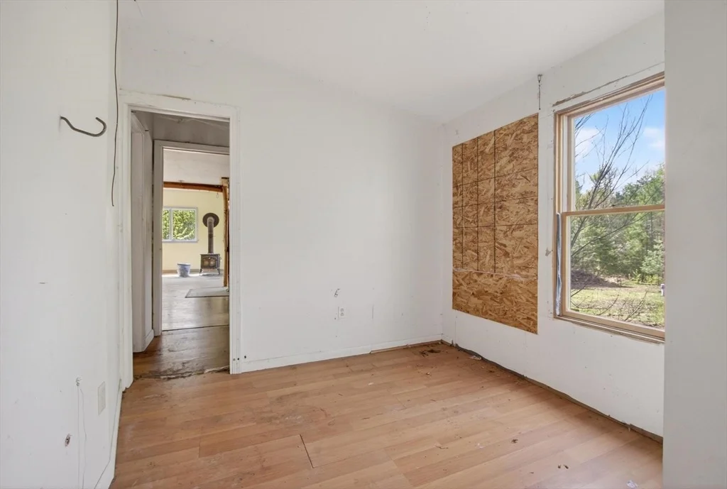 Photo of 1673 Petersham Rd