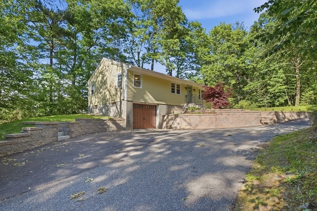 Photo of 351 Maple Street
