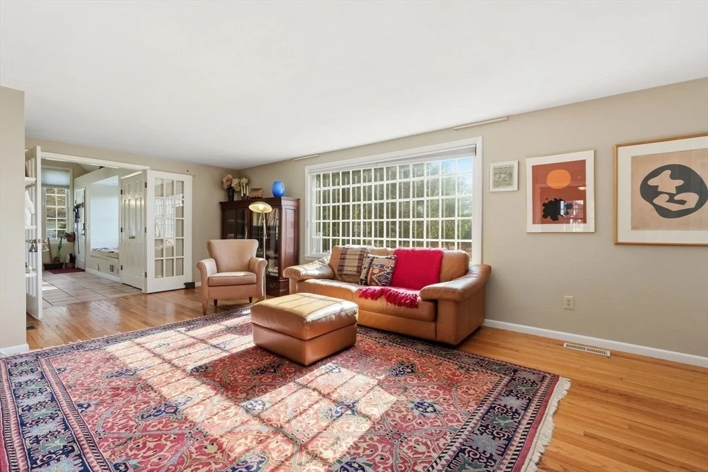 Photo of 10 Dana St