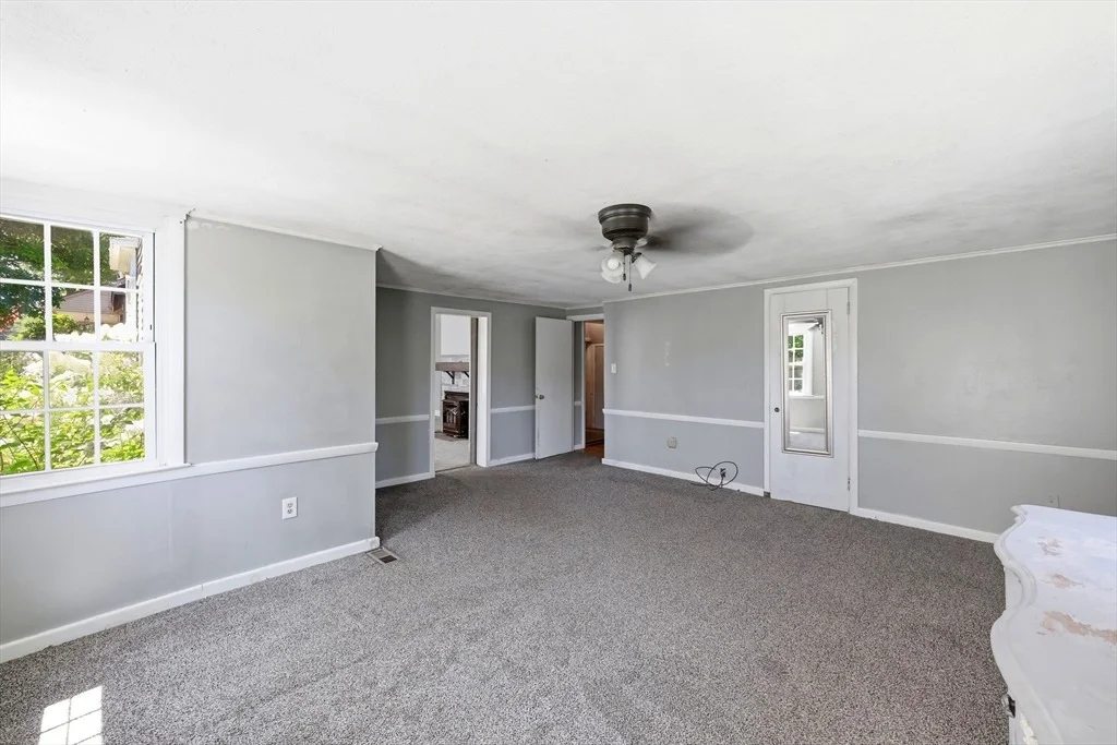 Photo of 1572 Main Rd