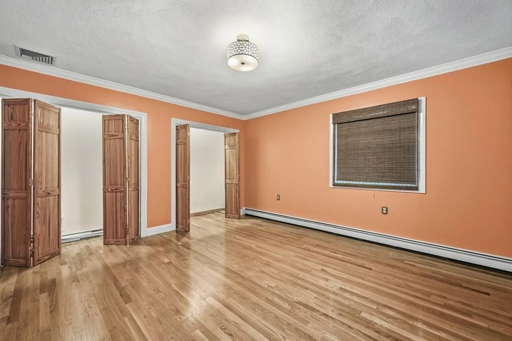 Photo of 12 Parkway Dr