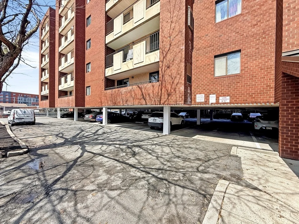 Photo of Unit 304 at 39 Parlin St