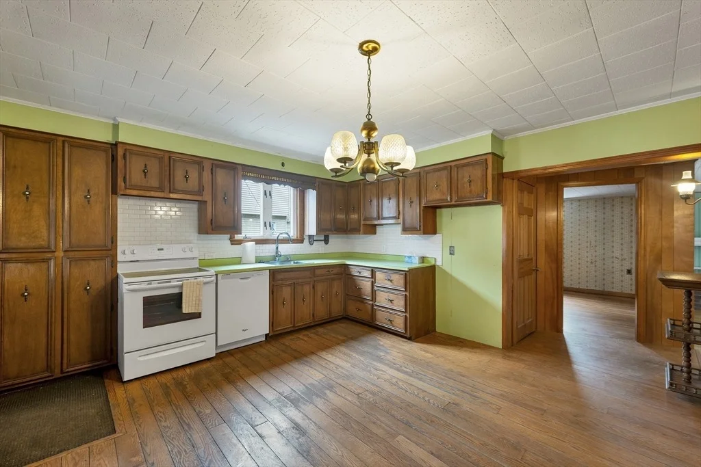 Photo of 100 West Meadow
