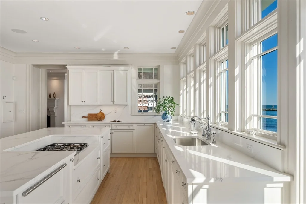 Photo of 21 Circuit Avenue