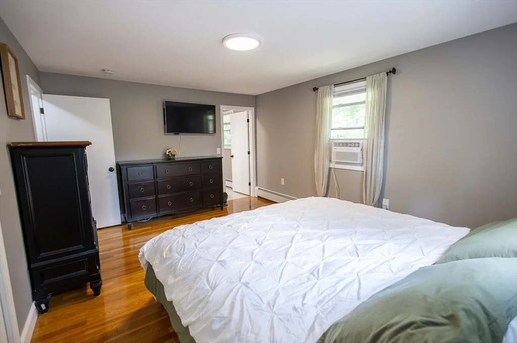 Photo of 32 Alvirne Dr