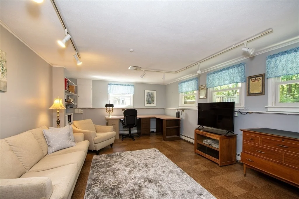 Photo of 9 Dennis Circle