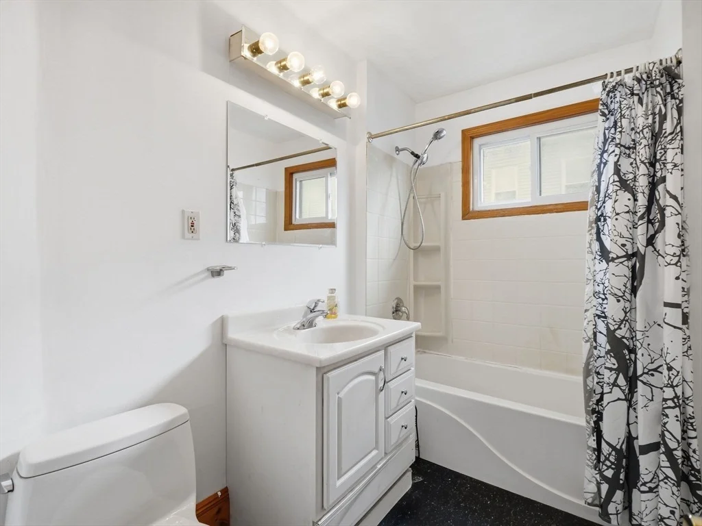 Photo of 10 Almont Ave