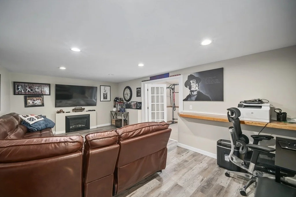 Photo of 76 Maplewood Cir