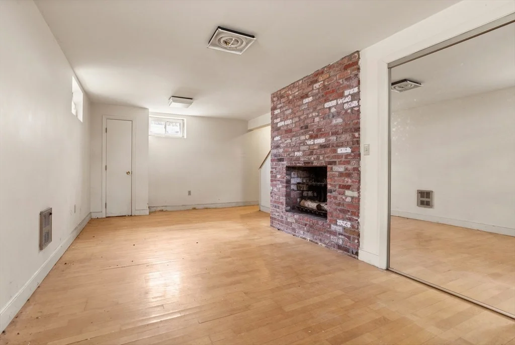 Photo of 88 Lakeview Rd