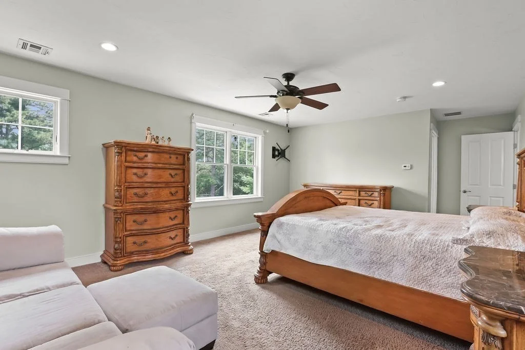 Photo of 10 Pond Edge Trl