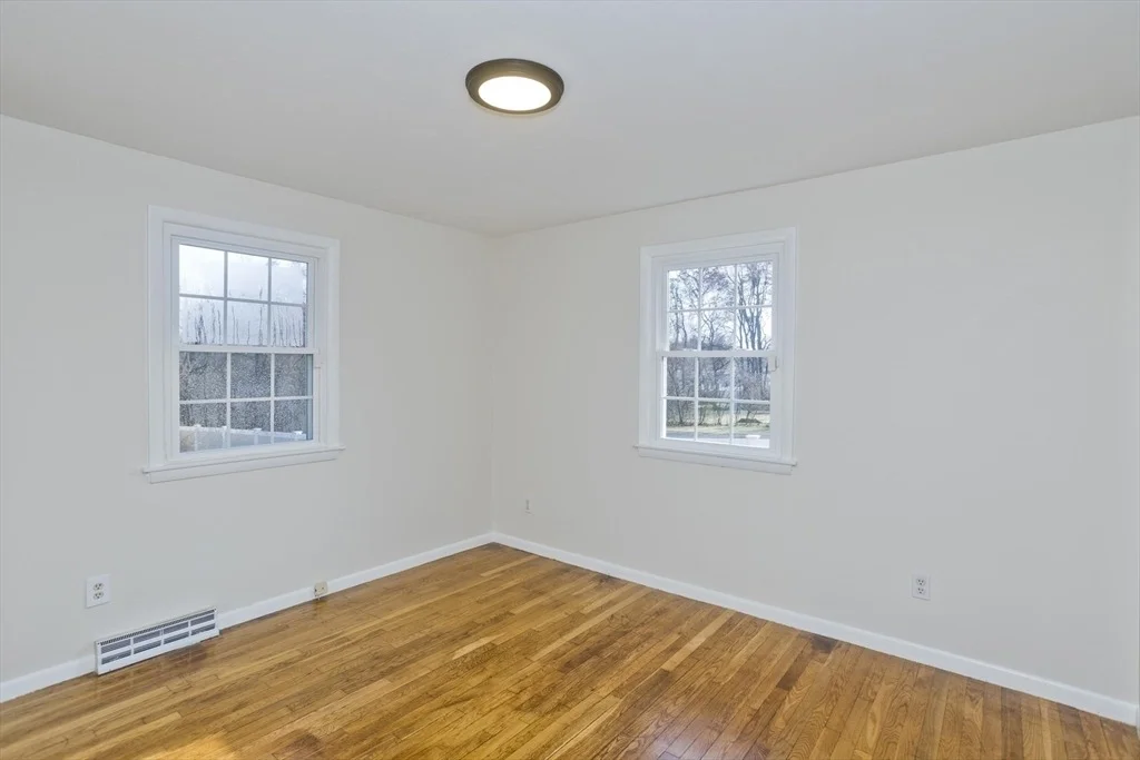 Photo of 192 Gardens Dr
