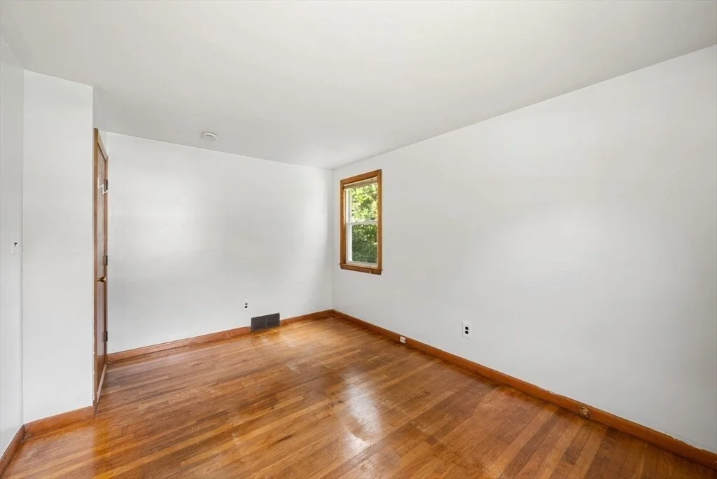 Photo of 52 Richard Rd