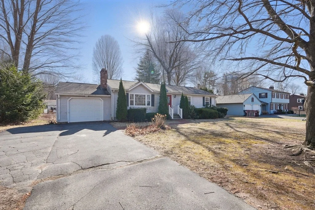 Photo of 195 Susan Drive