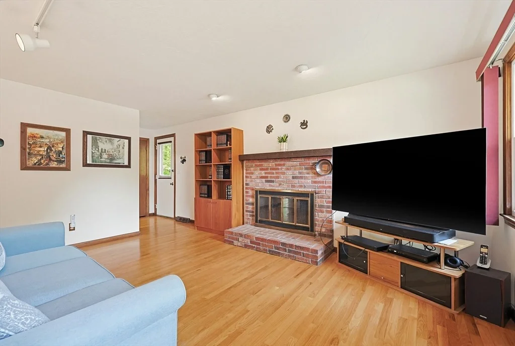 Photo of 218 Hampton Rd