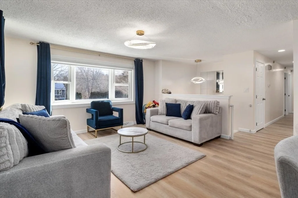 Photo of 107 Lakeview Dr
