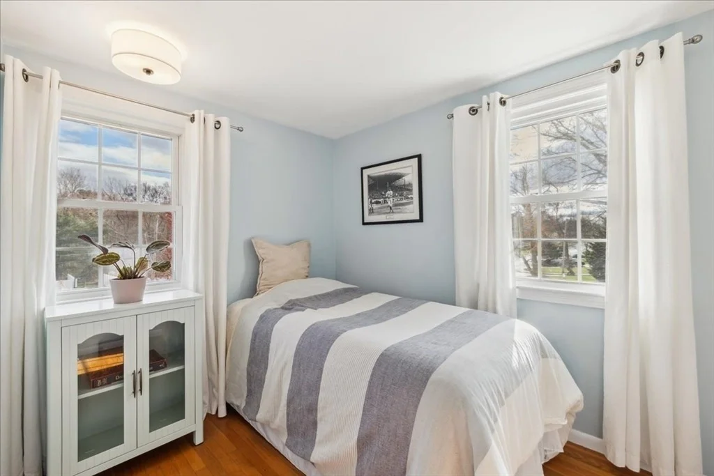 Photo of 12 Longmeadow Rd