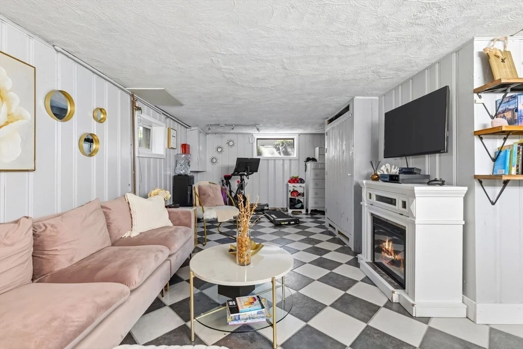 Photo of 75 Perry Avenue