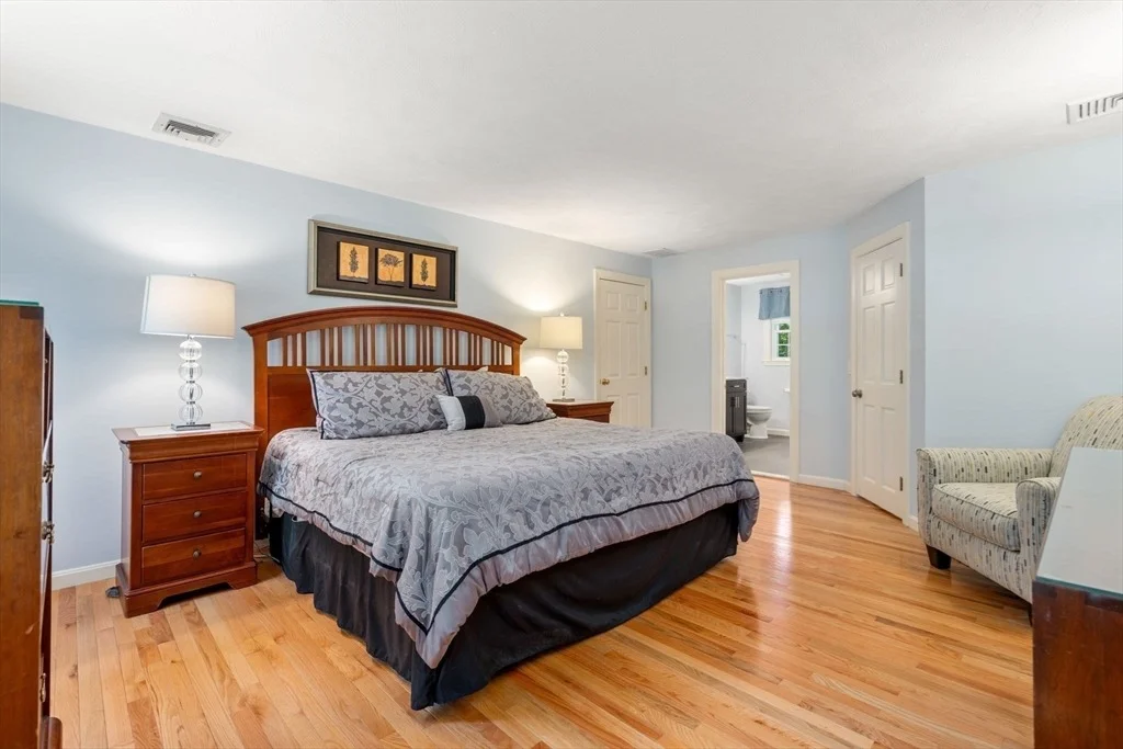 Photo of 40 Shadow Oak