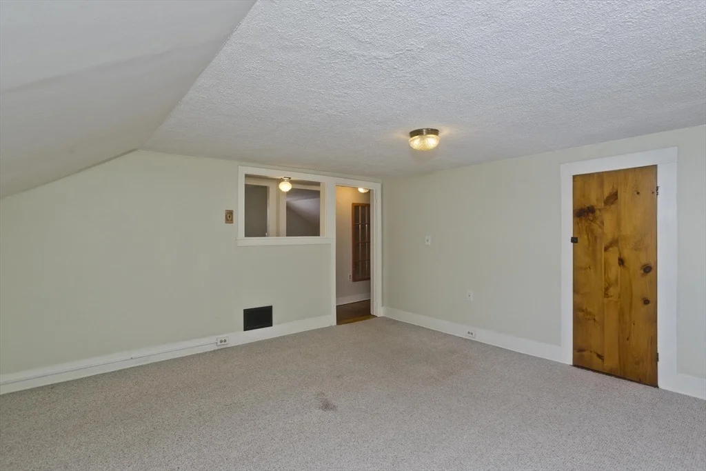 Photo of 172 Main St