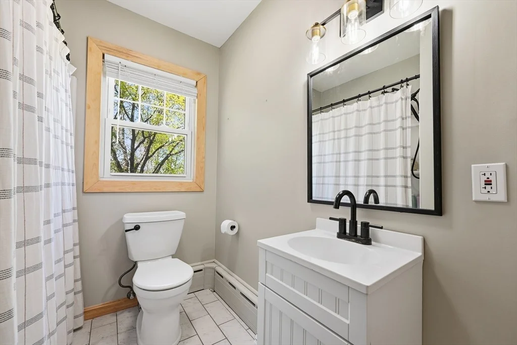Photo of 186 Compos St