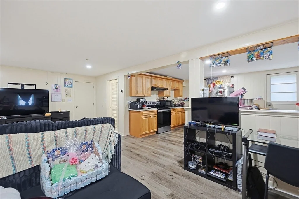 Photo of 9 Denise Dr
