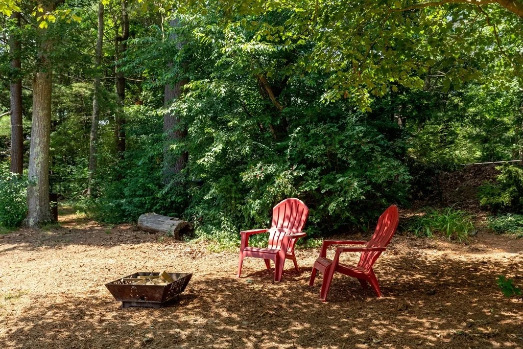 Photo of 19 Brewster Ln