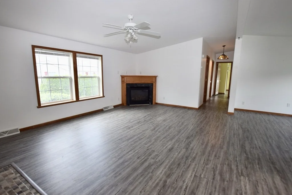 Photo of 29 Lyn Ln.