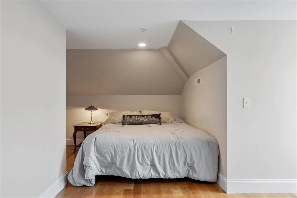 Photo of 7 Bridle Spur Ln