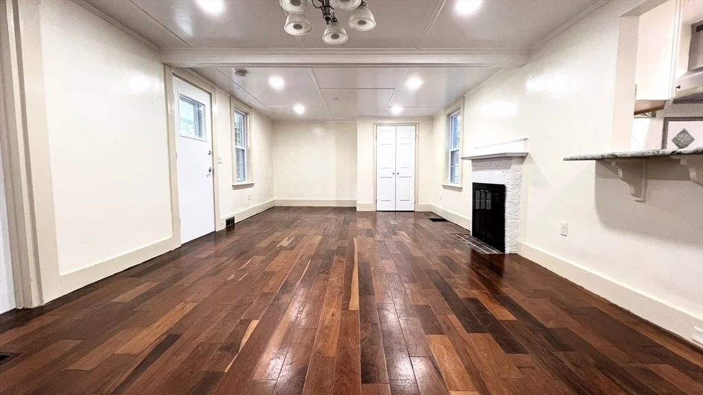 Photo of 6 Oakland Circle