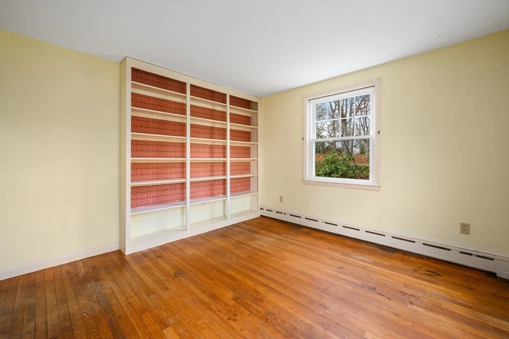 Photo of 42 Oak Ln