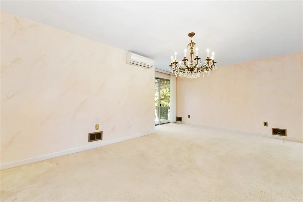 Photo of 72 Stivaletta Dr