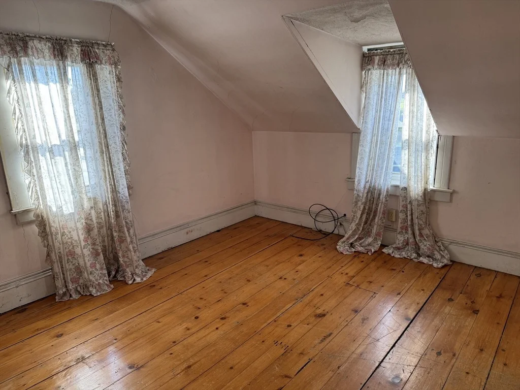 Photo of 100 Poplar St