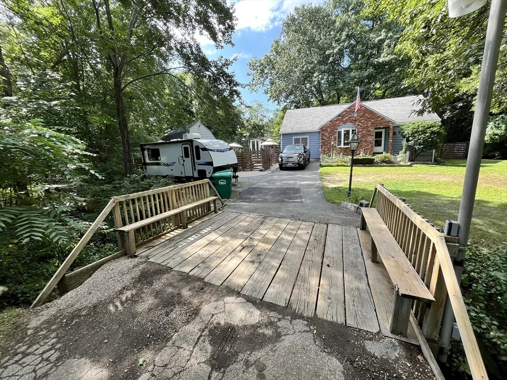 Photo of 1635 Providence Rd