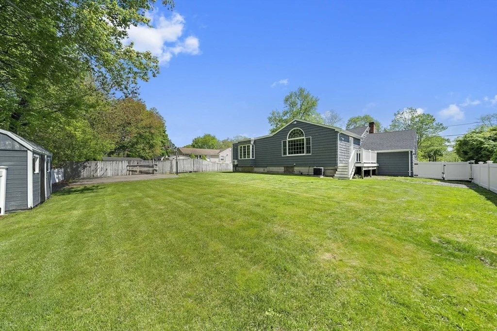 Photo of 30 Roseen Rd