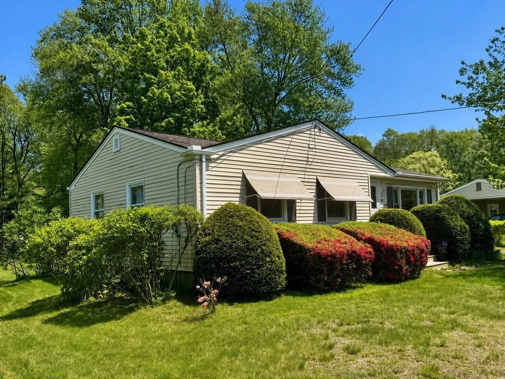 Photo of 194 Brookside Circle