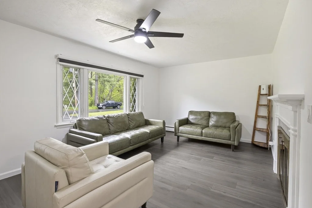 Photo of 376 Hermitage Dr