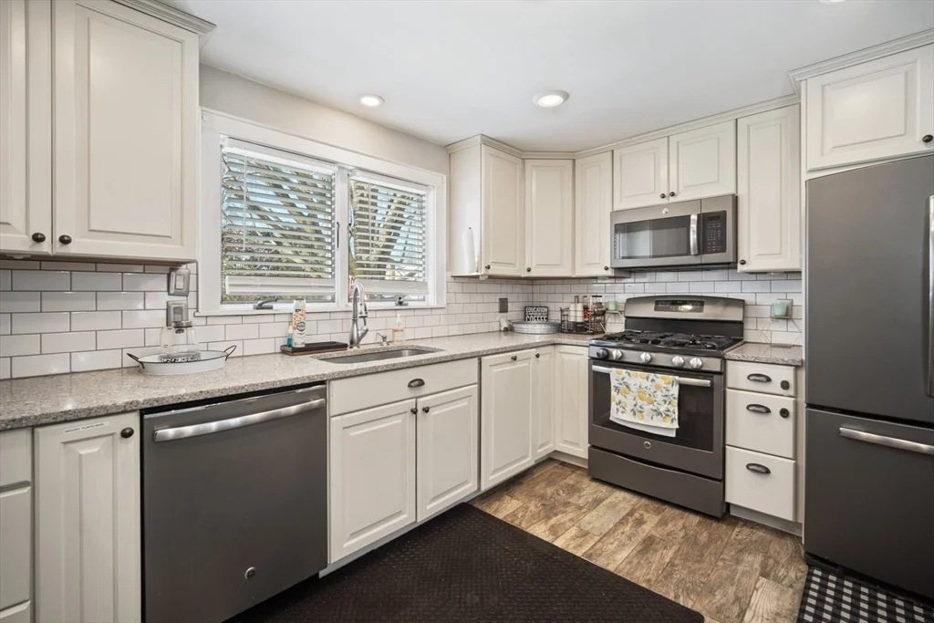 Photo of 144 Gillette Ave