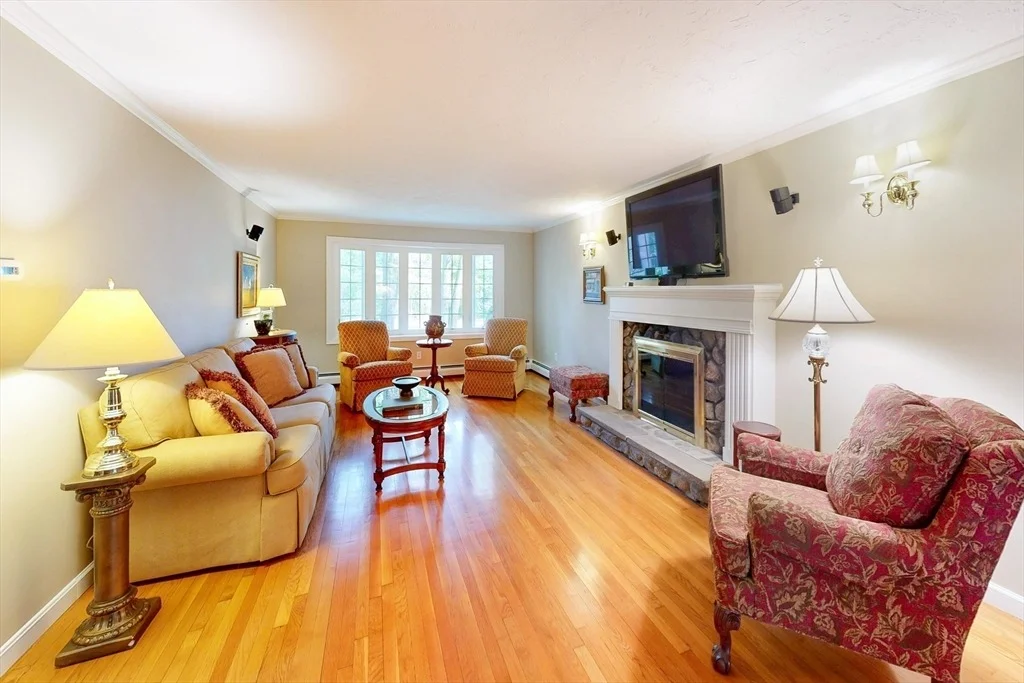 Photo of 13 Garry Dr