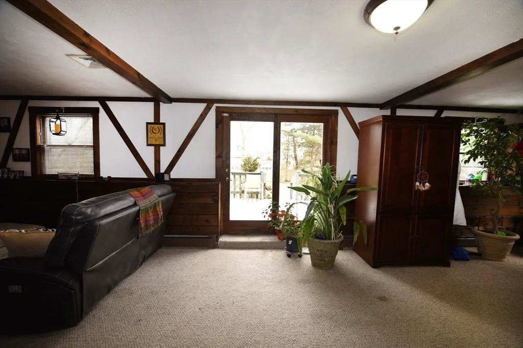 Photo of 366 Webster St