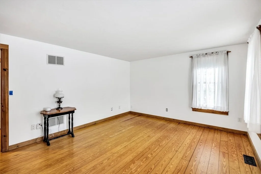 Photo of 85 Clamshell Cove Rd
