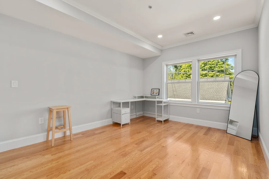 Photo of Unit E at 140 Main St