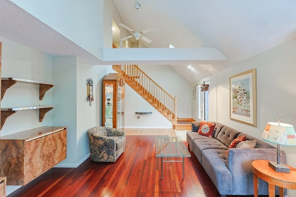 Photo of 18 Sherborne Cir