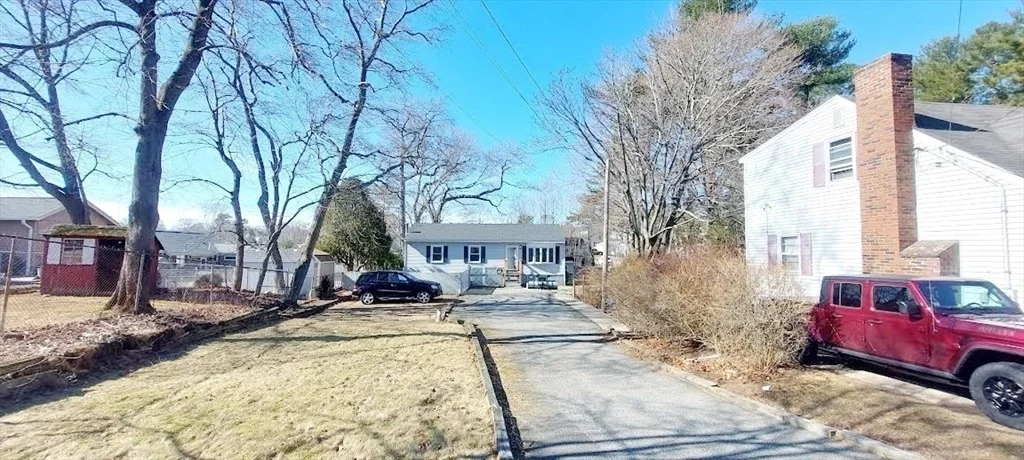 Photo of 124 Range Ave