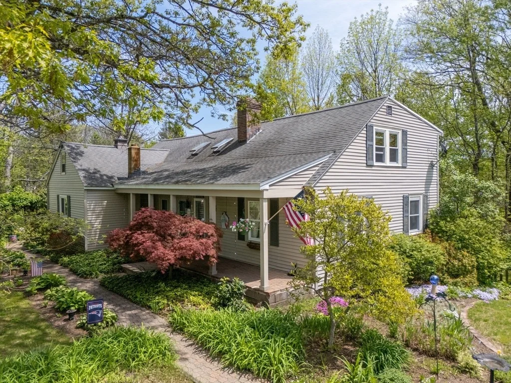 Photo of 77 Center St