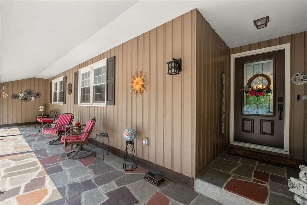 Photo of 16 Burbank Lane