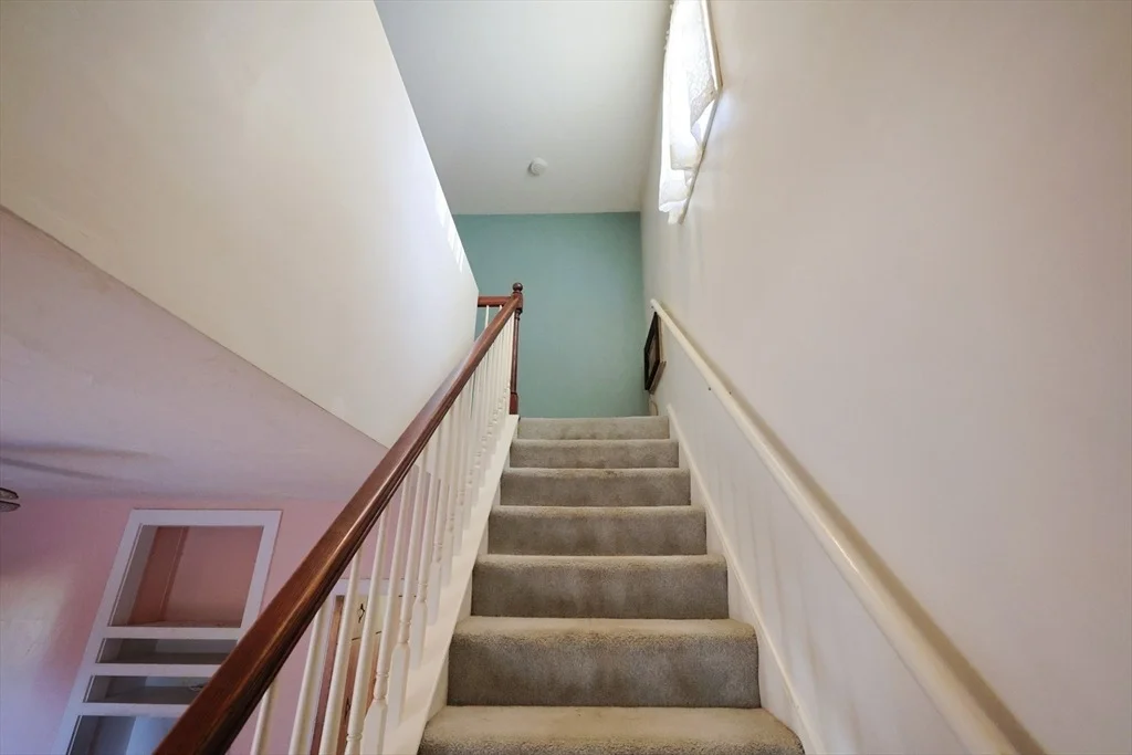 Photo of 587 Common St