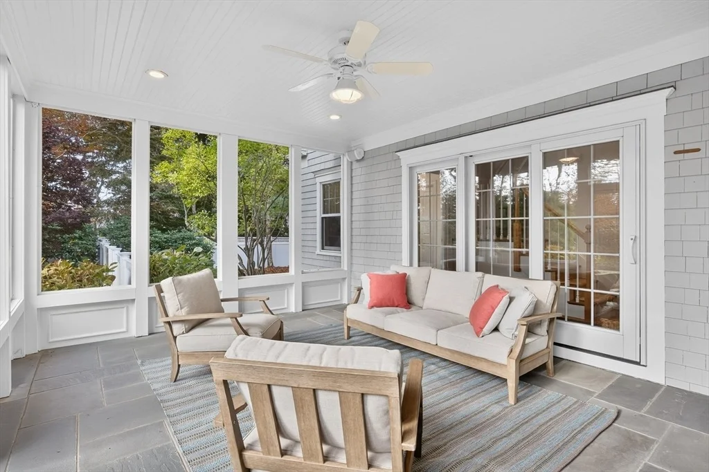 Photo of 405 Bridge Street
