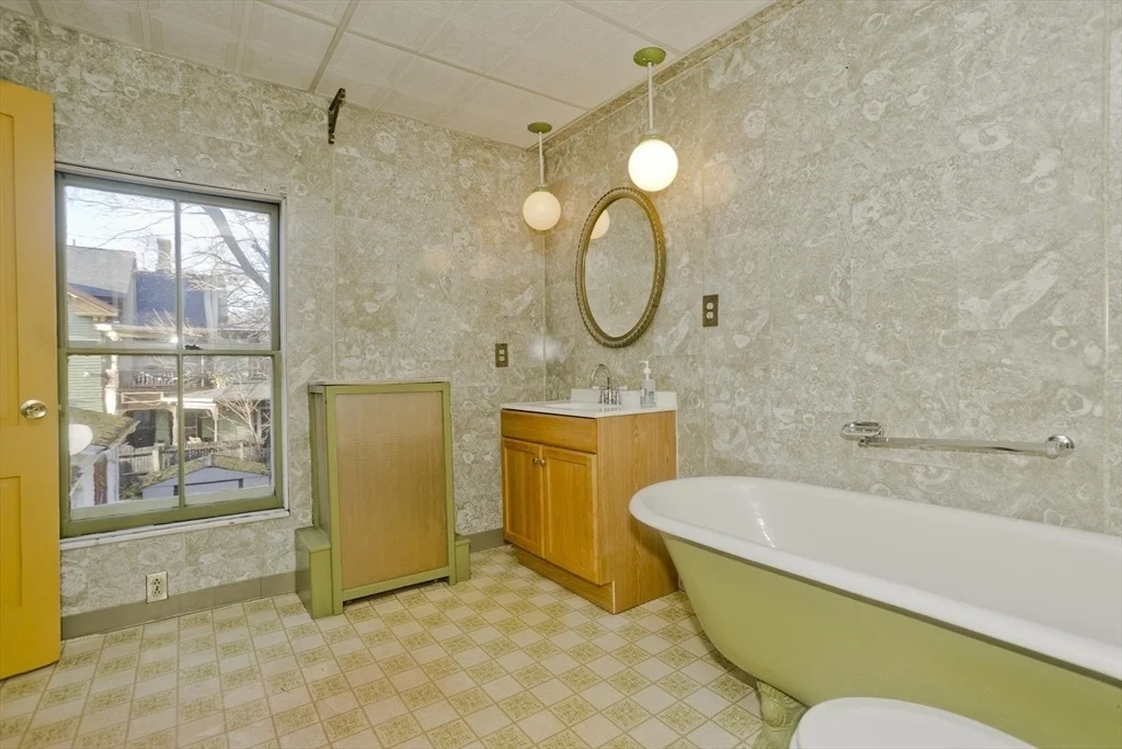Photo of 115 Thompson St