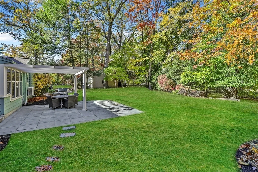 Photo of 32 Columbine Rd